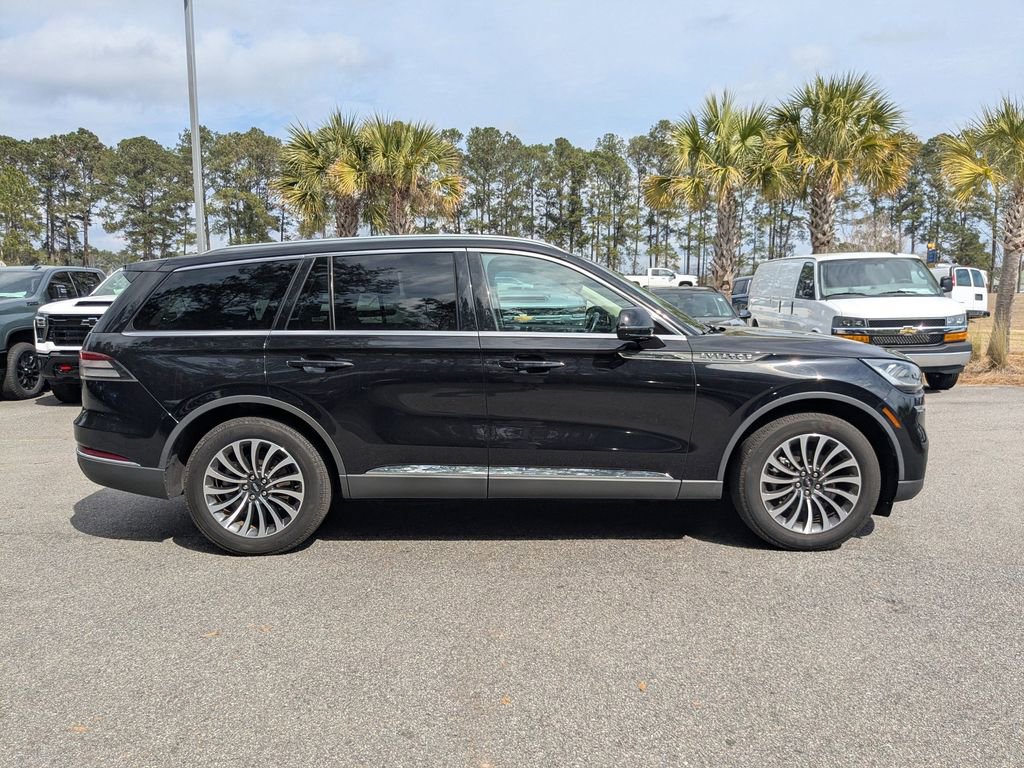 Used 2023 Lincoln Aviator Reserve image 3
