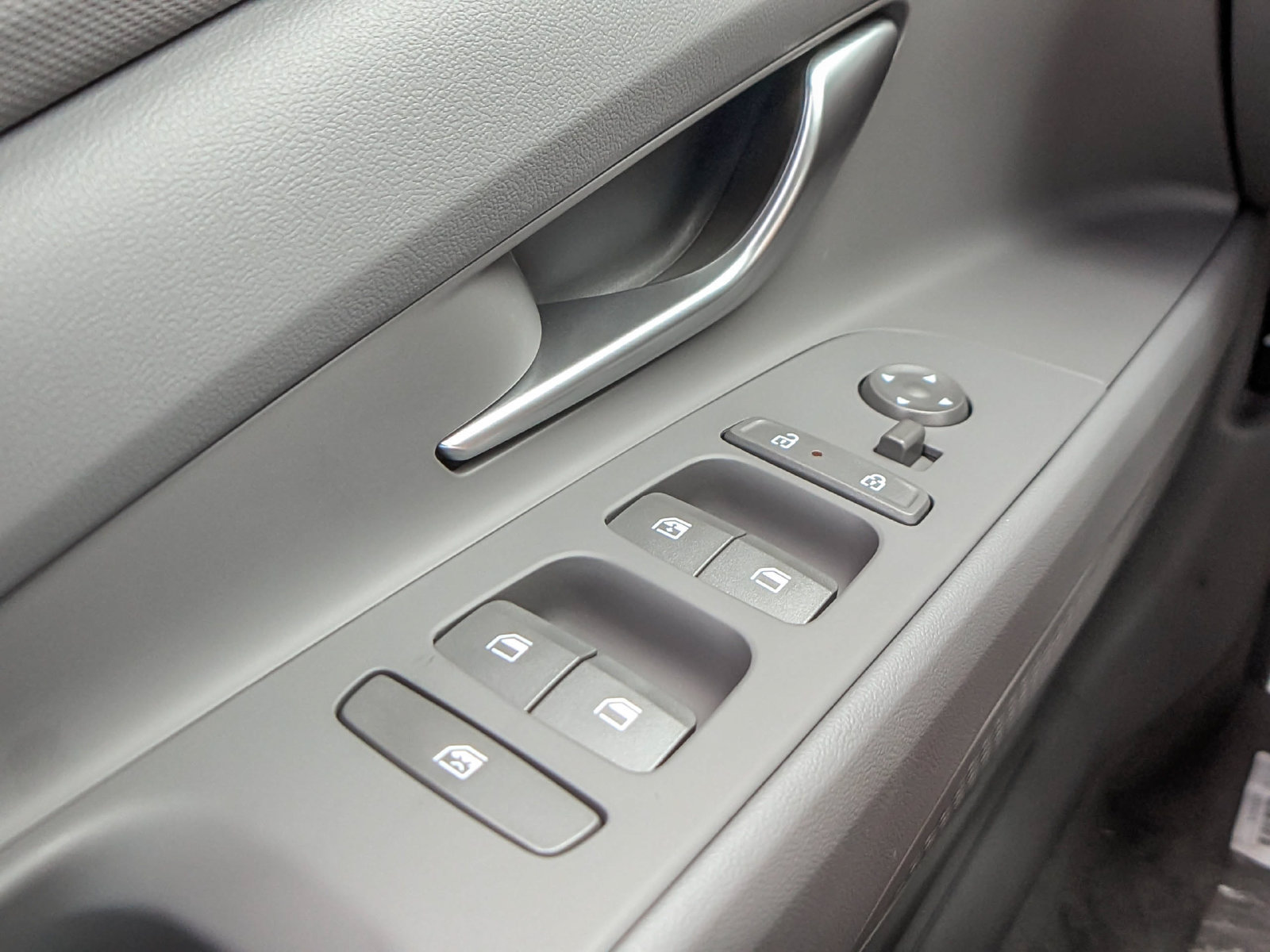 Used 2025 Hyundai Elantra SEL FWD image 29