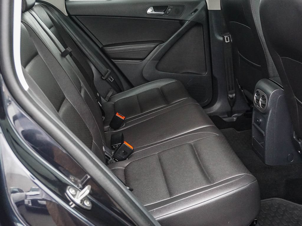 Used 2017 Volkswagen Tiguan S FWD image 14