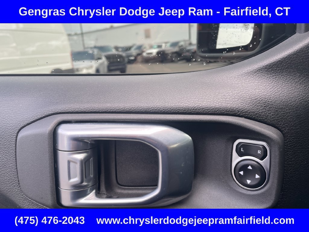 Certified 2024 Jeep Wrangler Unlimited w/ Convenience Group AWD/4WD image 46