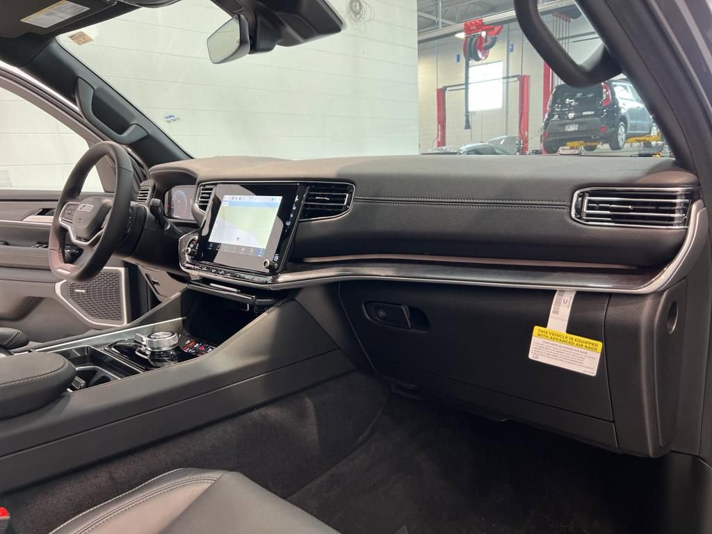 New 2024 Jeep Wagoneer 4WD w/ Premium Group I image 30