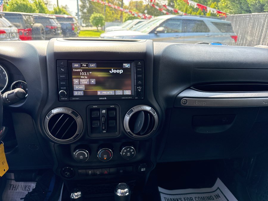 Used 2017 Jeep Wrangler Unlimited Sport AWD/4WD image 34