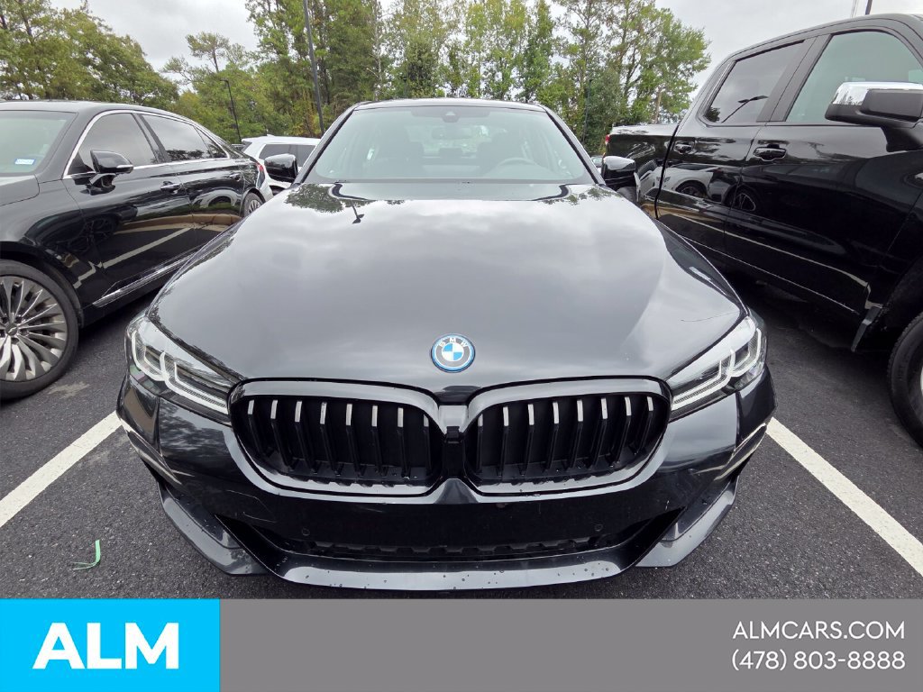 Used 2023 BMW 530e w/ M Sport Package RWD image 2