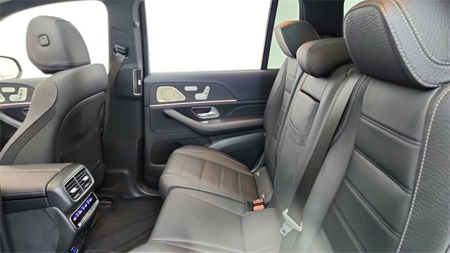 Used 2024 Mercedes-Benz GLS 450 4MATIC image 32