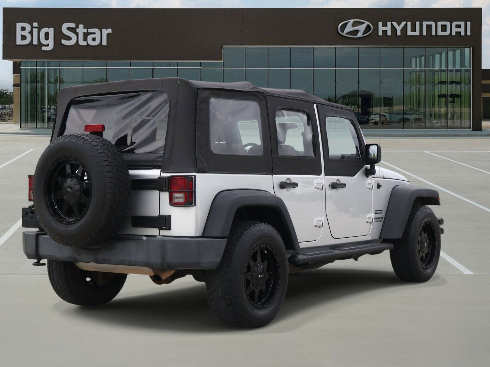 Used 2010 Jeep Wrangler Unlimited Sport w/ Black Appearance Group RWD image 4