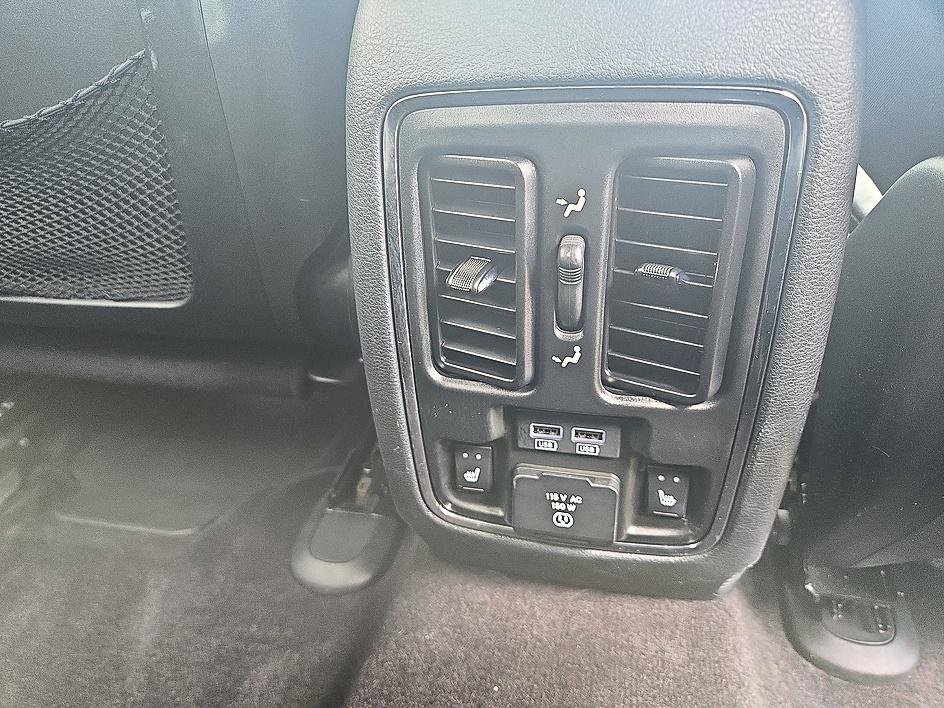Used 2017 Jeep Grand Cherokee Limited AWD/4WD image 24