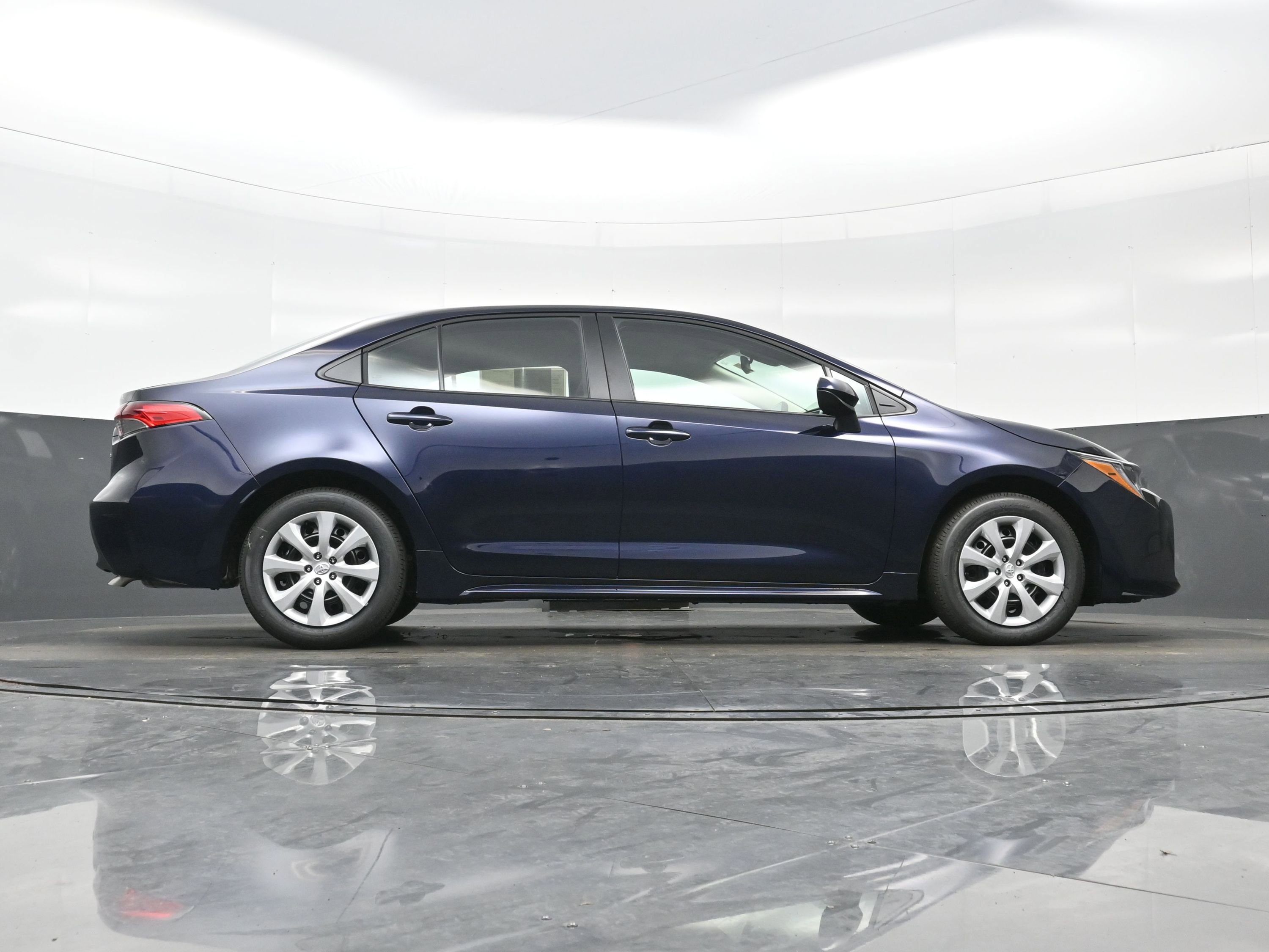 Used 2026 Toyota Corolla LE FWD image 31