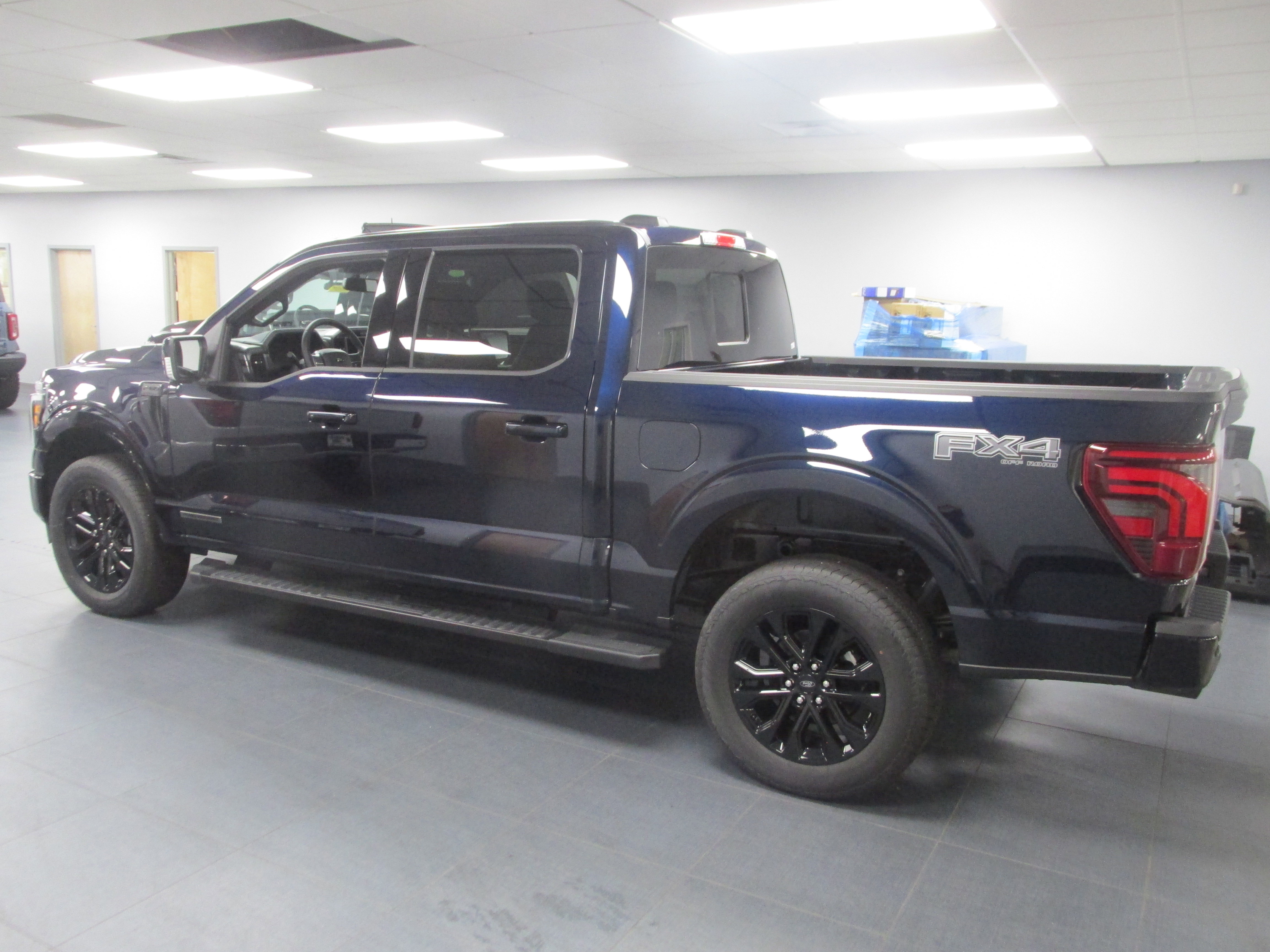 New 2025 Ford F150 Lariat w/ Equipment Group 501A Mid image 7