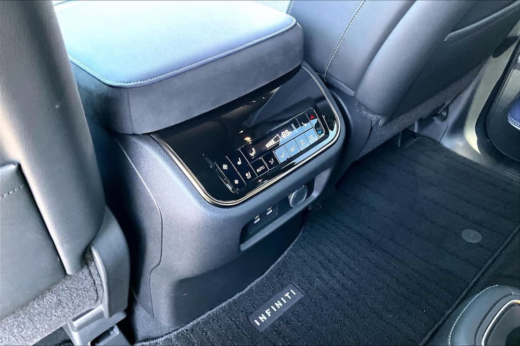 Used 2026 INFINITI QX80 4WD w/ Sport Exterior Package image 32