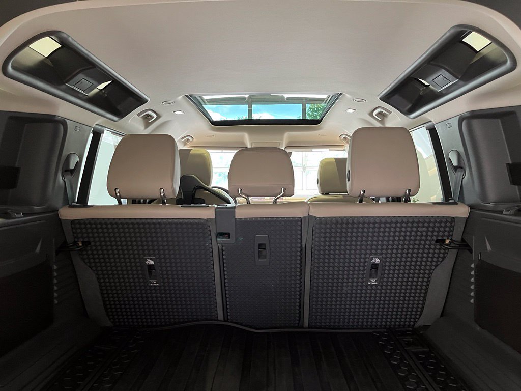 Certified 2020 Land Rover Defender 110 S AWD/4WD image 27