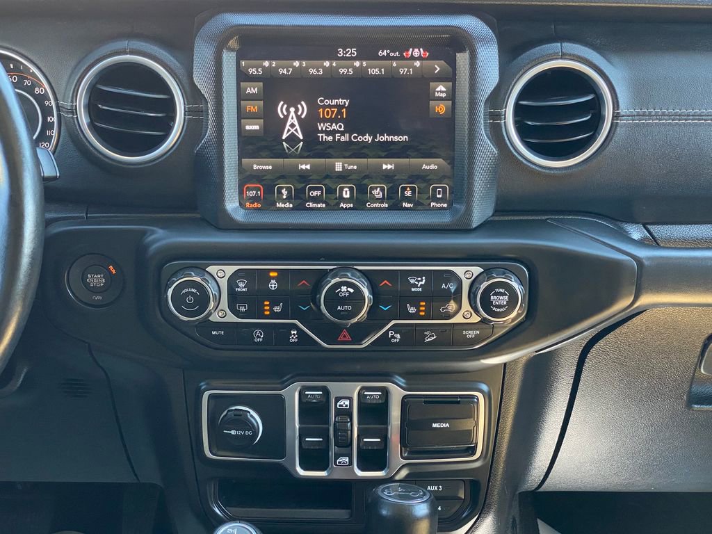Used 2018 Jeep Wrangler Unlimited Sahara AWD/4WD image 23