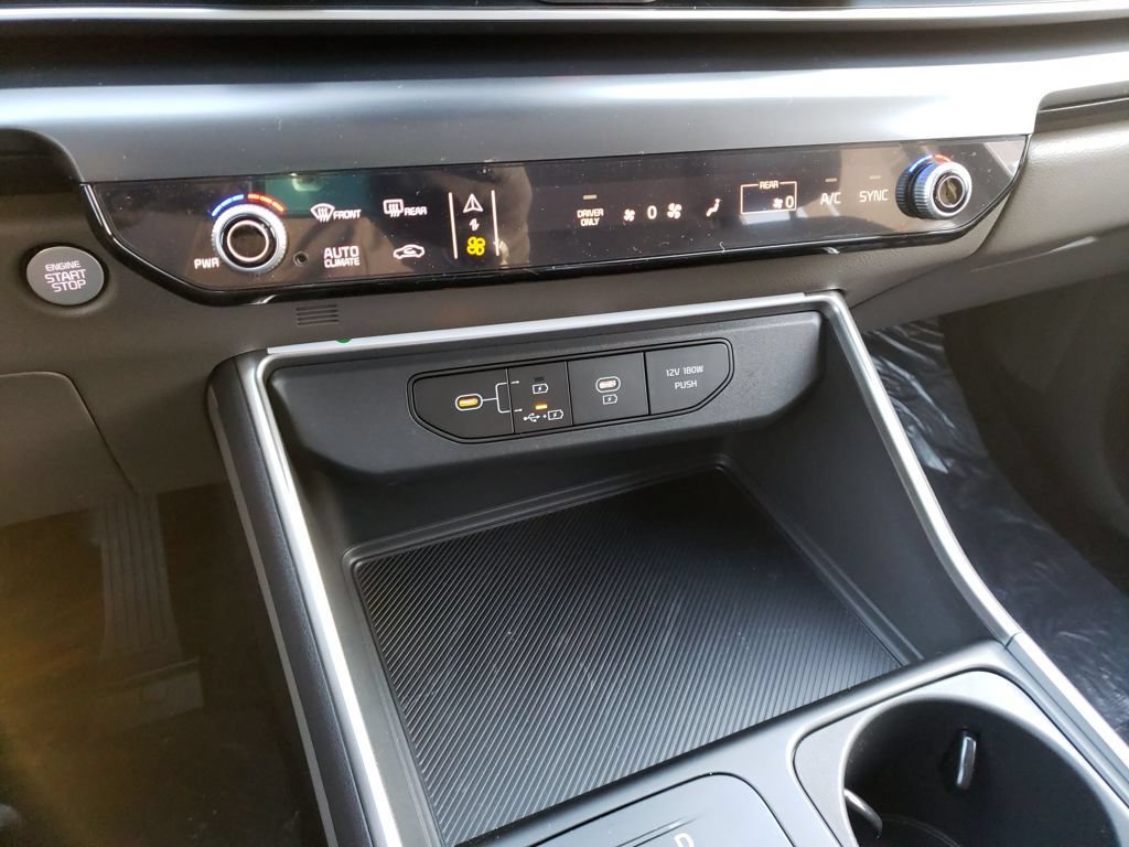 New 2026 Kia Carnival LXS FWD image 23