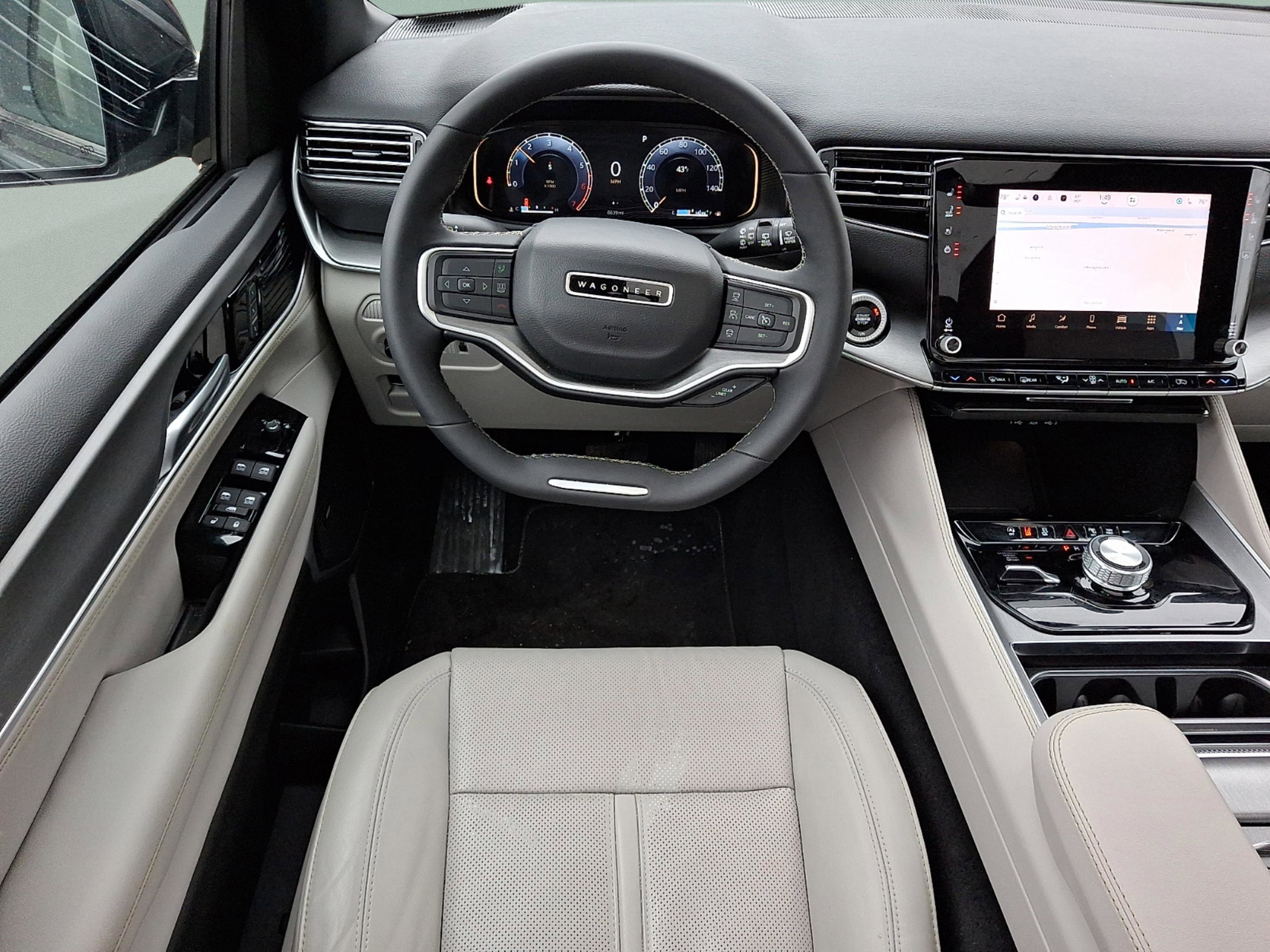 Used 2025 Jeep Wagoneer 4WD w/ Premium Group I image 11