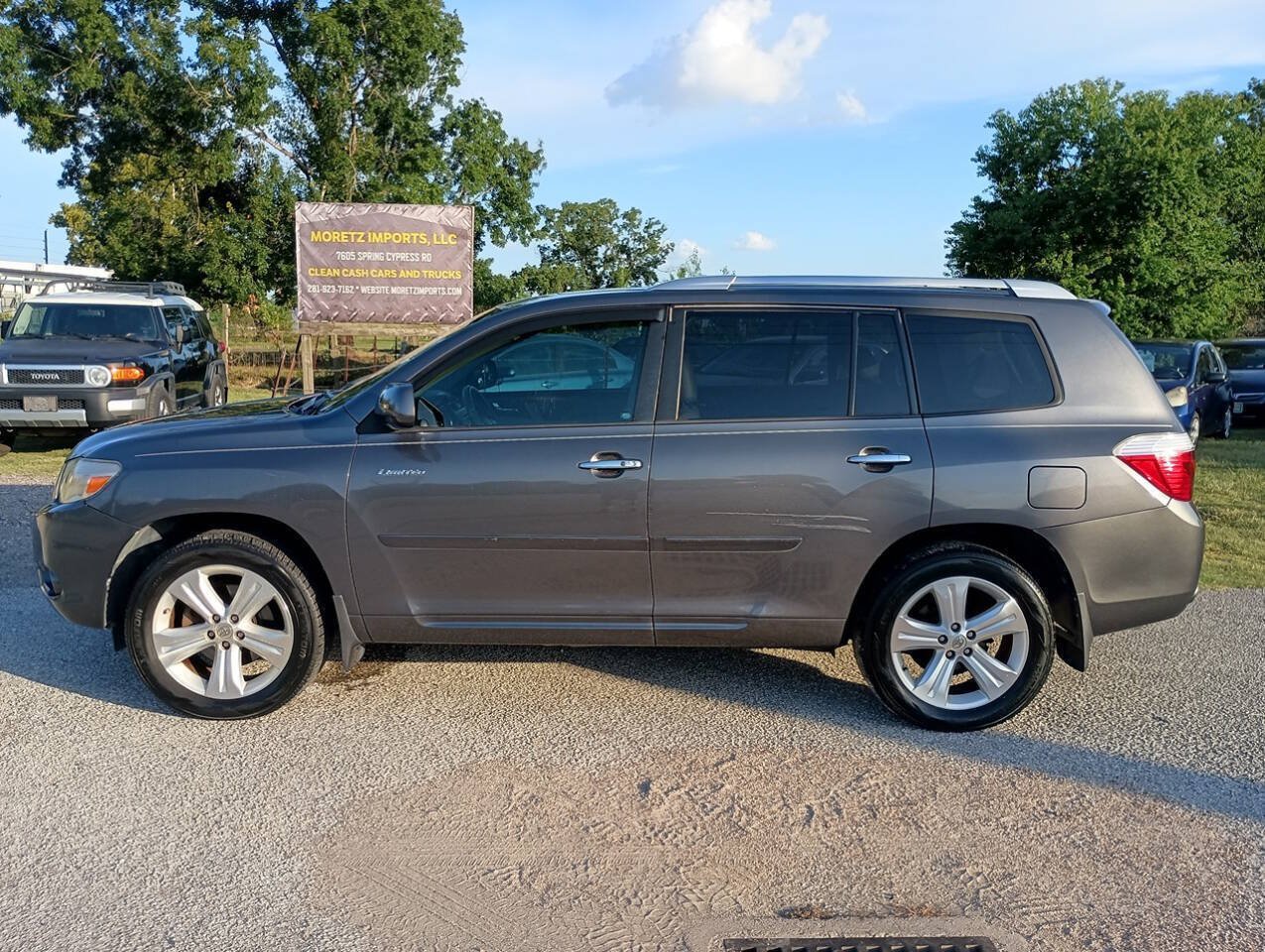 Used 2010 Toyota Highlander Limited w/ Extra Value Pkg 7 FWD image 2