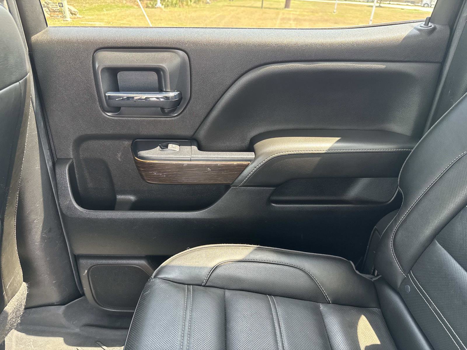 Used 2018 GMC Sierra 2500 Denali w/ Duramax Plus Package AWD/4WD image 19