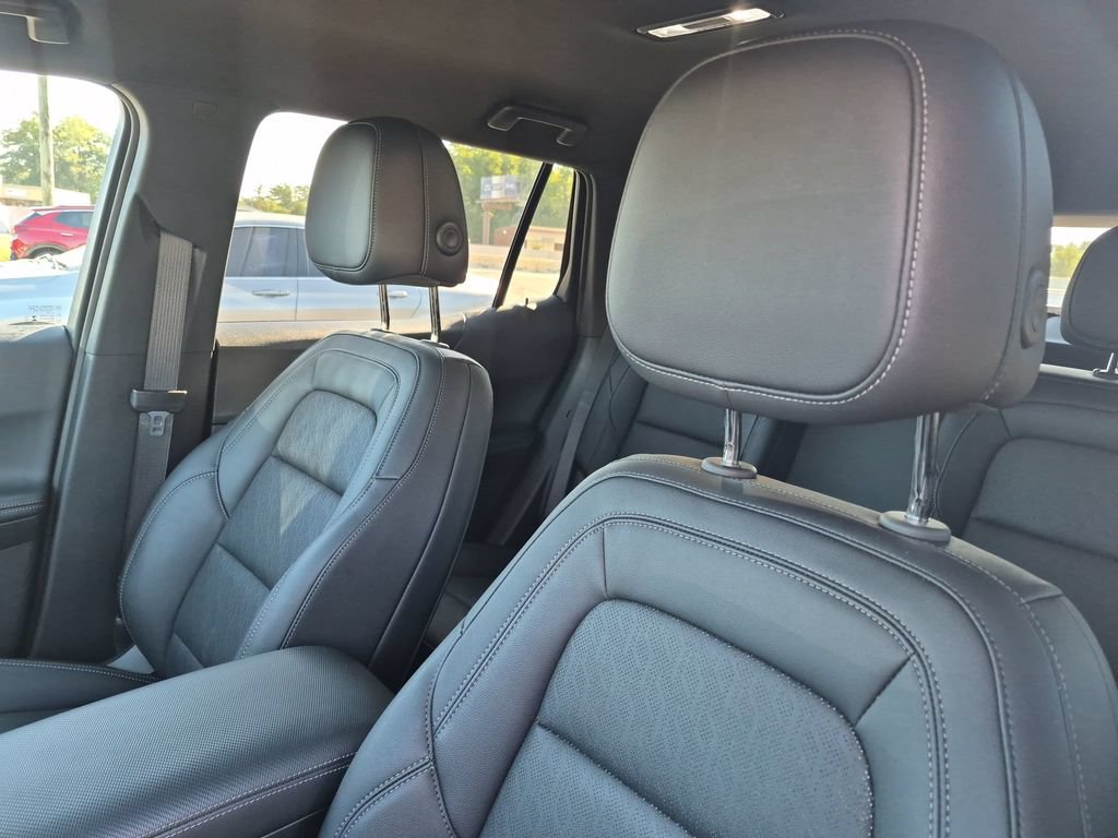 Used 2025 Chevrolet Equinox LT w/ Convenience Package II FWD image 13