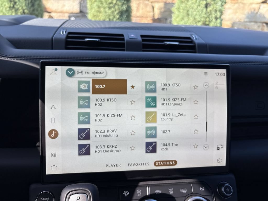 New 2026 Land Rover Defender 130 X-Dynamic SE AWD/4WD image 23