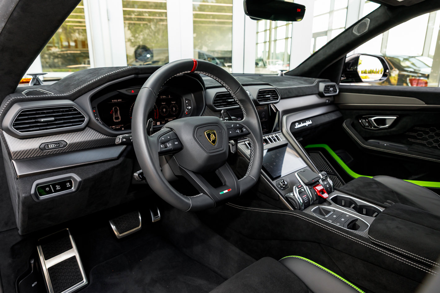 Used 2024 Lamborghini Urus Performante AWD/4WD image 35