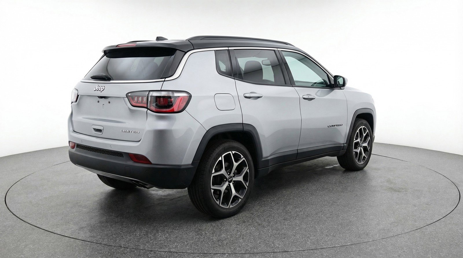 Used 2025 Jeep Compass Limited image 9