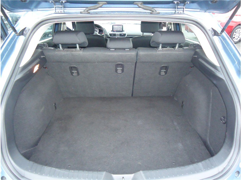 Used 2014 MAZDA MAZDA3 i Touring w/ Technology Package FWD image 28