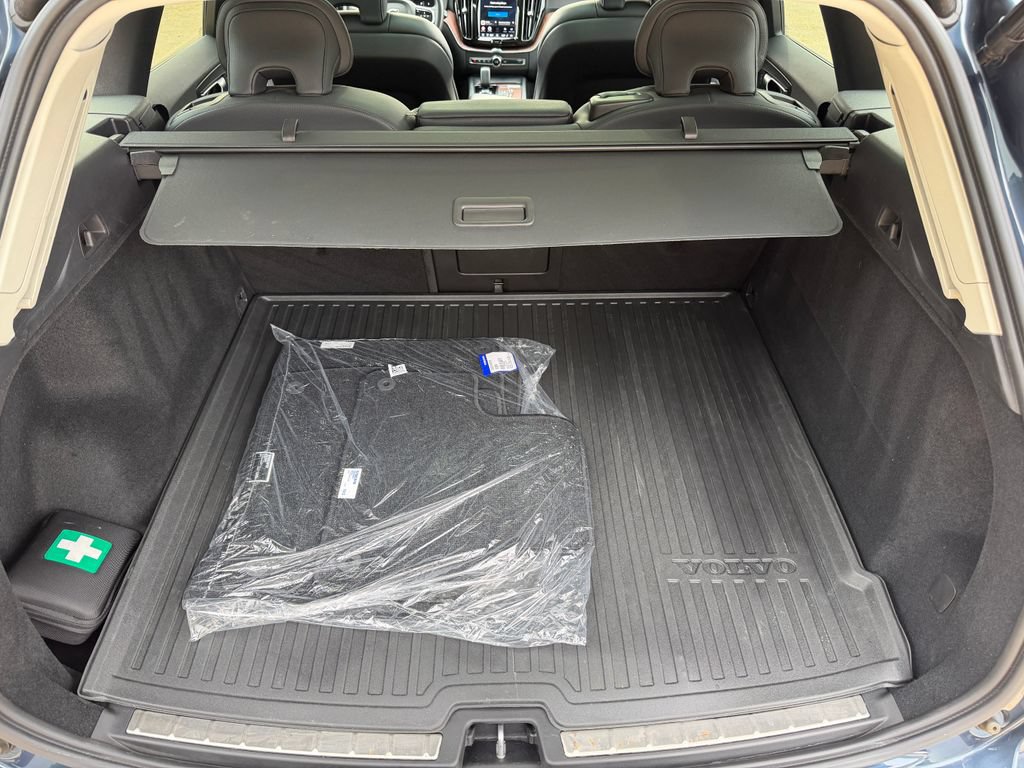 Certified 2024 Volvo XC60 B5 Plus w/ Protection Package Premier AWD/4WD image 26