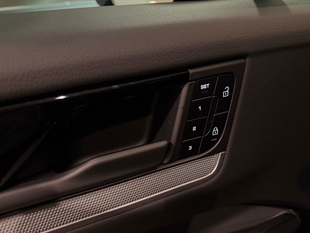 Certified 2026 Porsche Cayenne image 8