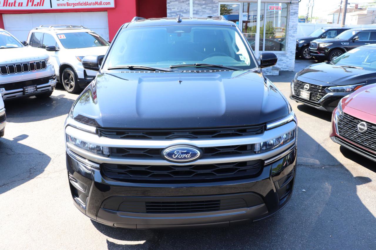 Used 2024 Ford Expedition XLT AWD/4WD image 9