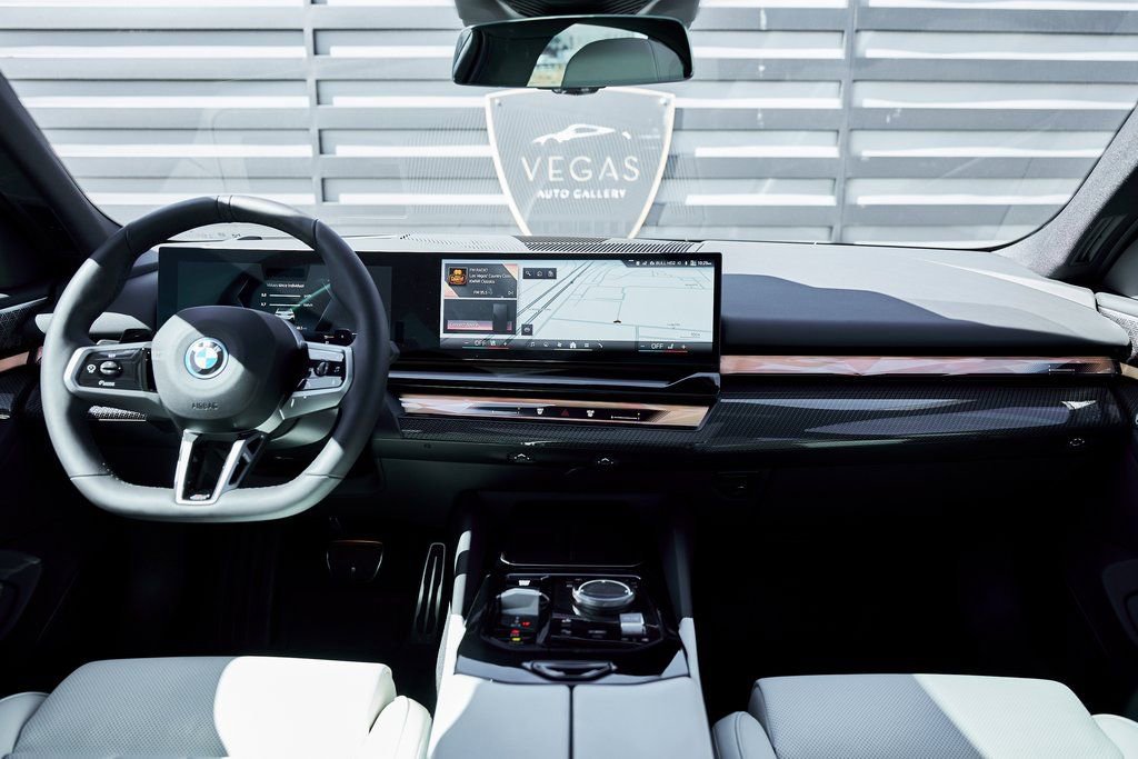 Used 2026 BMW 550e xDrive image 49