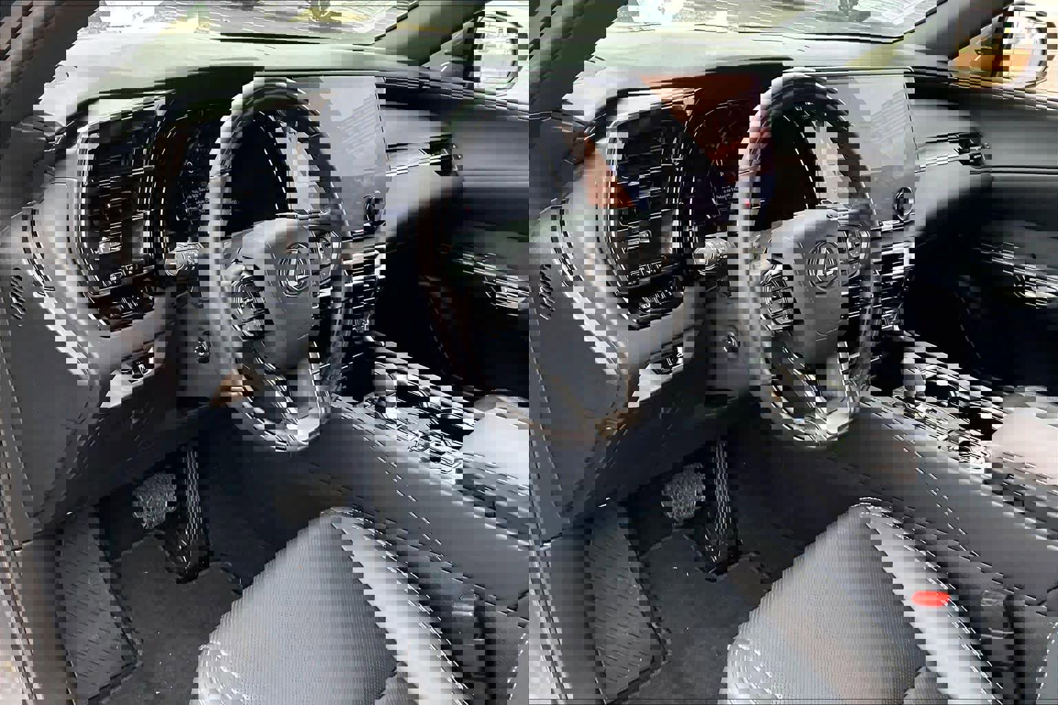 Used 2025 Lexus RX 350 Premium w/ Accessory Package (Z1) image 14