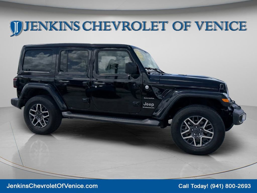 Used 2024 Jeep Wrangler Unlimited Sahara w/ Technology Group AWD/4WD image 2