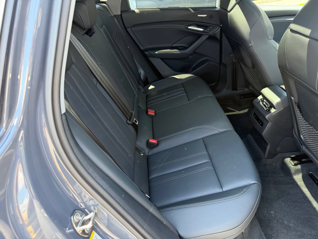 Certified 2025 Audi Q6 e-tron Premium Plus w/ Premium Plus AWD/4WD image 18
