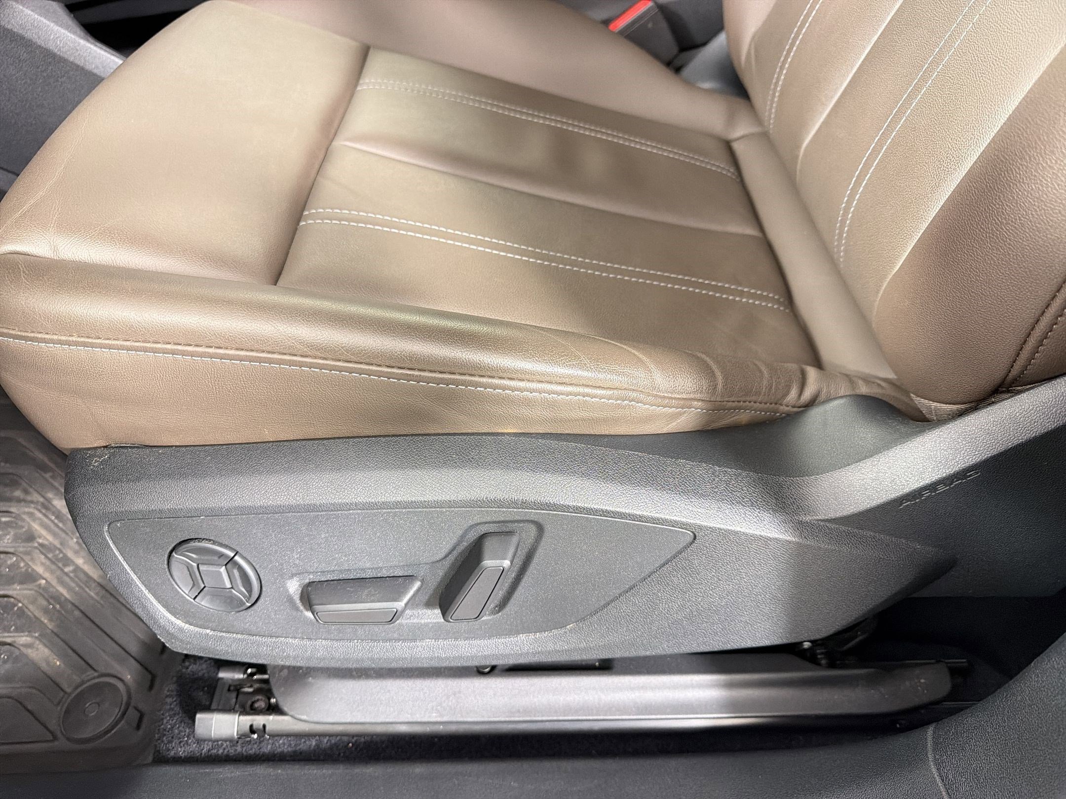 Certified 2023 Audi Q4 e-tron Prestige image 14