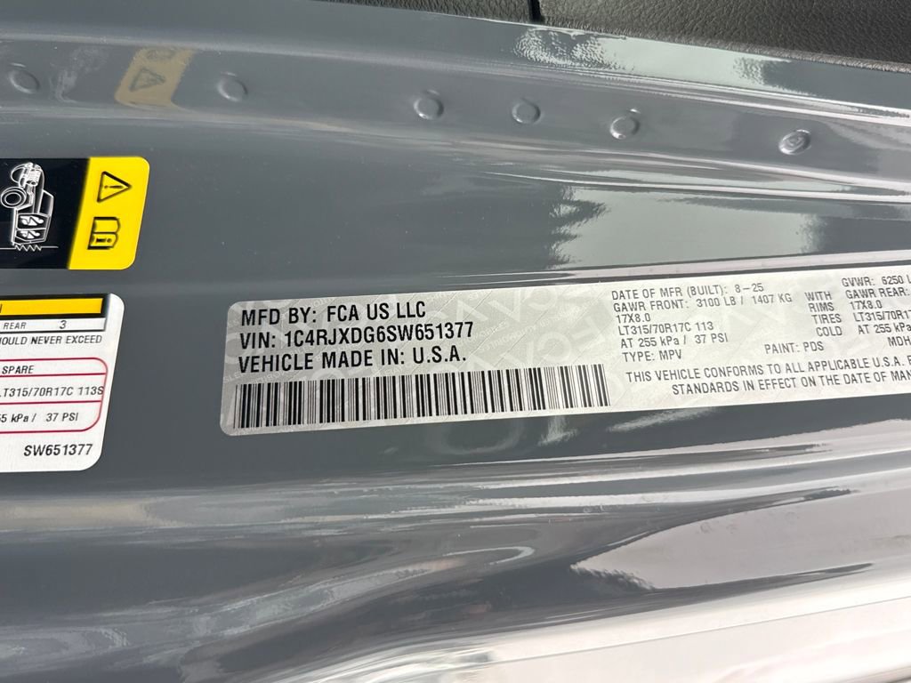 Used 2025 Jeep Wrangler Willys image 4