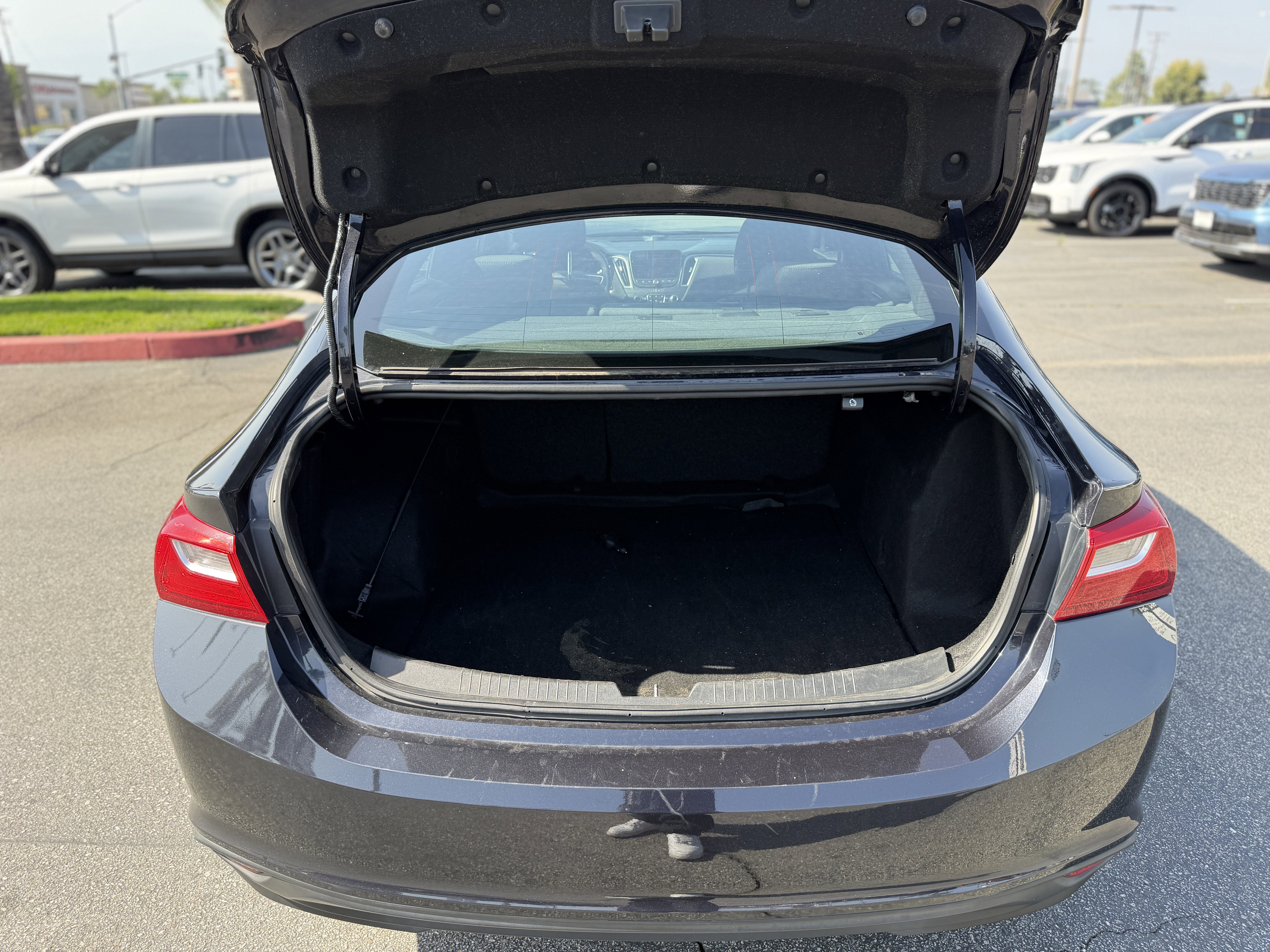 Used 2023 Chevrolet Malibu LT FWD image 10