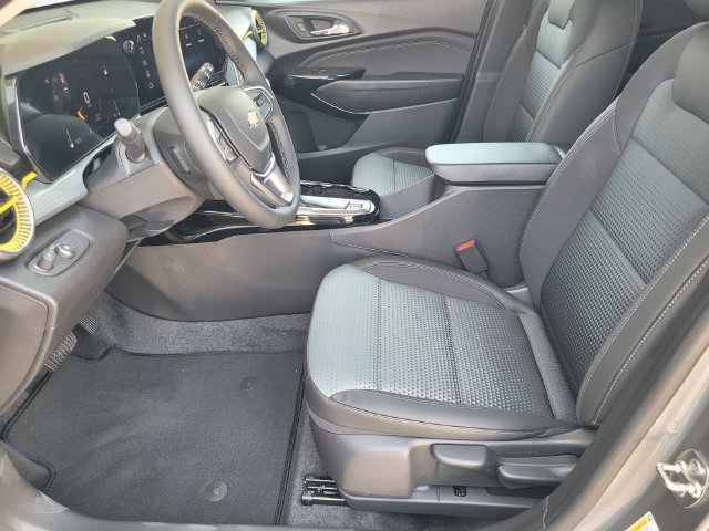 New 2026 Chevrolet Trax LT w/ Driver Confidence Package FWD image 19
