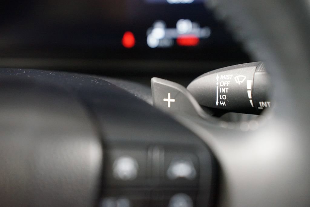 Certified 2025 Toyota Crown Signia image 15