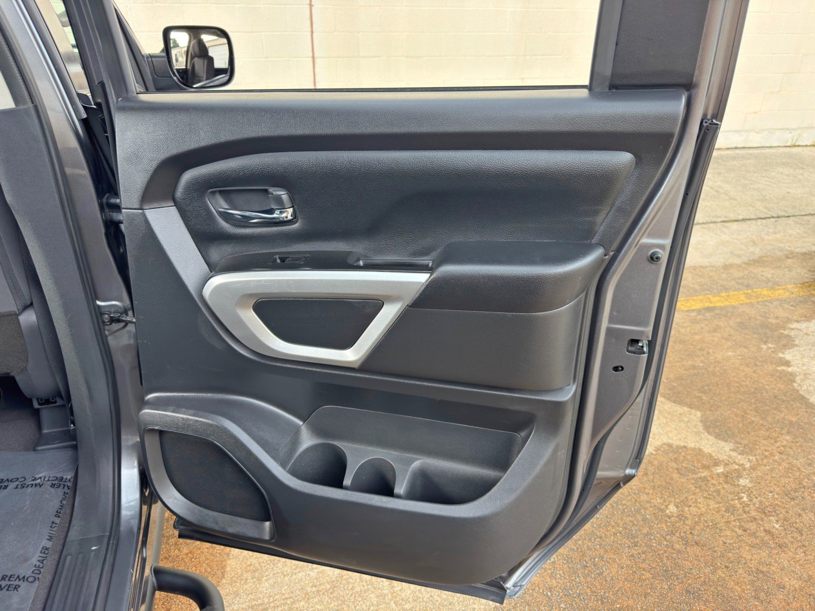 Used 2023 Nissan Titan SV w/ SV Convenience Package RWD image 38