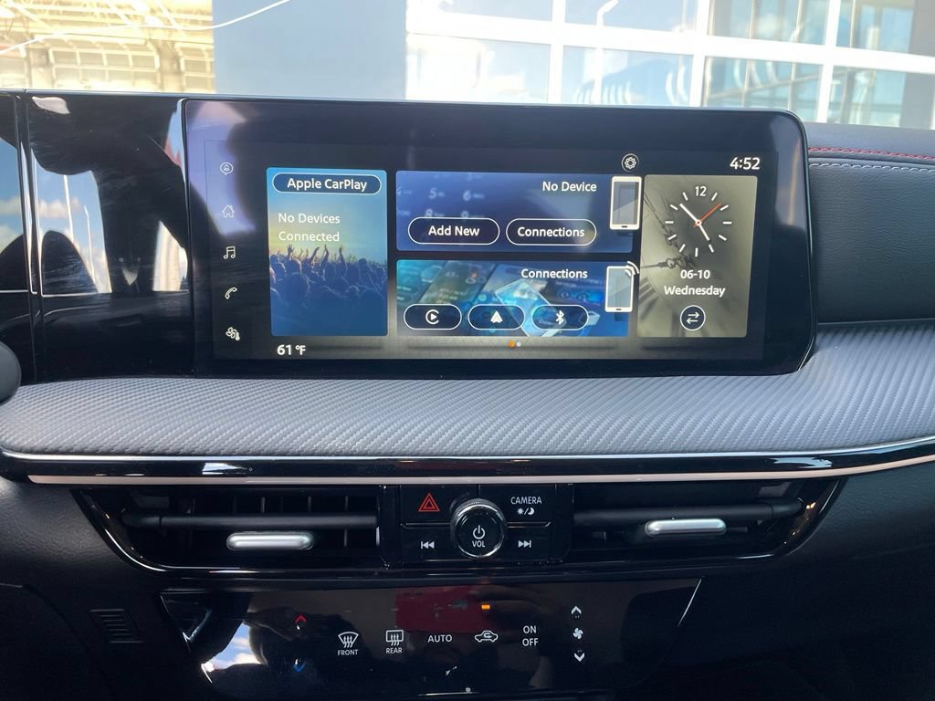 Certified 2025 Nissan Kicks SR FWD image 15