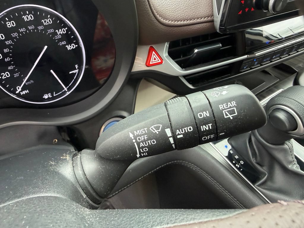 Used 2024 Toyota Sienna Platinum AWD/4WD image 30