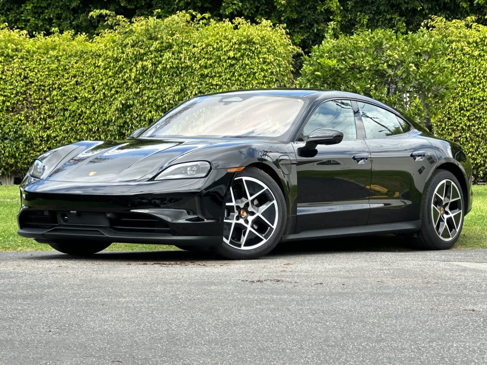 New 2026 Porsche Taycan 4S AWD/4WD image 1
