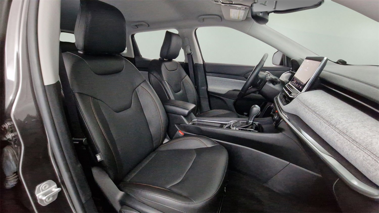 Used 2022 Jeep Compass Latitude image 24