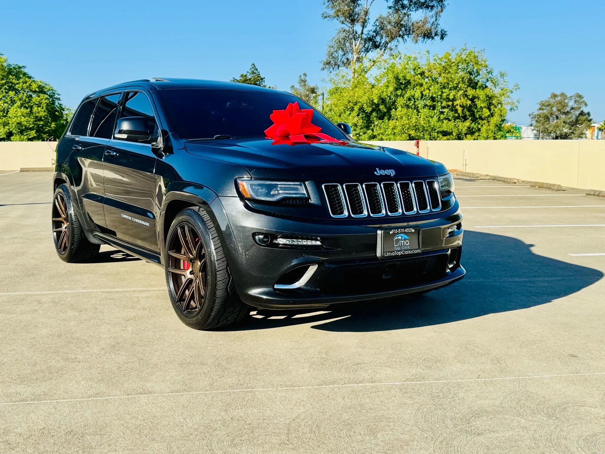 Used 2014 Jeep Grand Cherokee SRT8 w/ Luxury Group II image 29