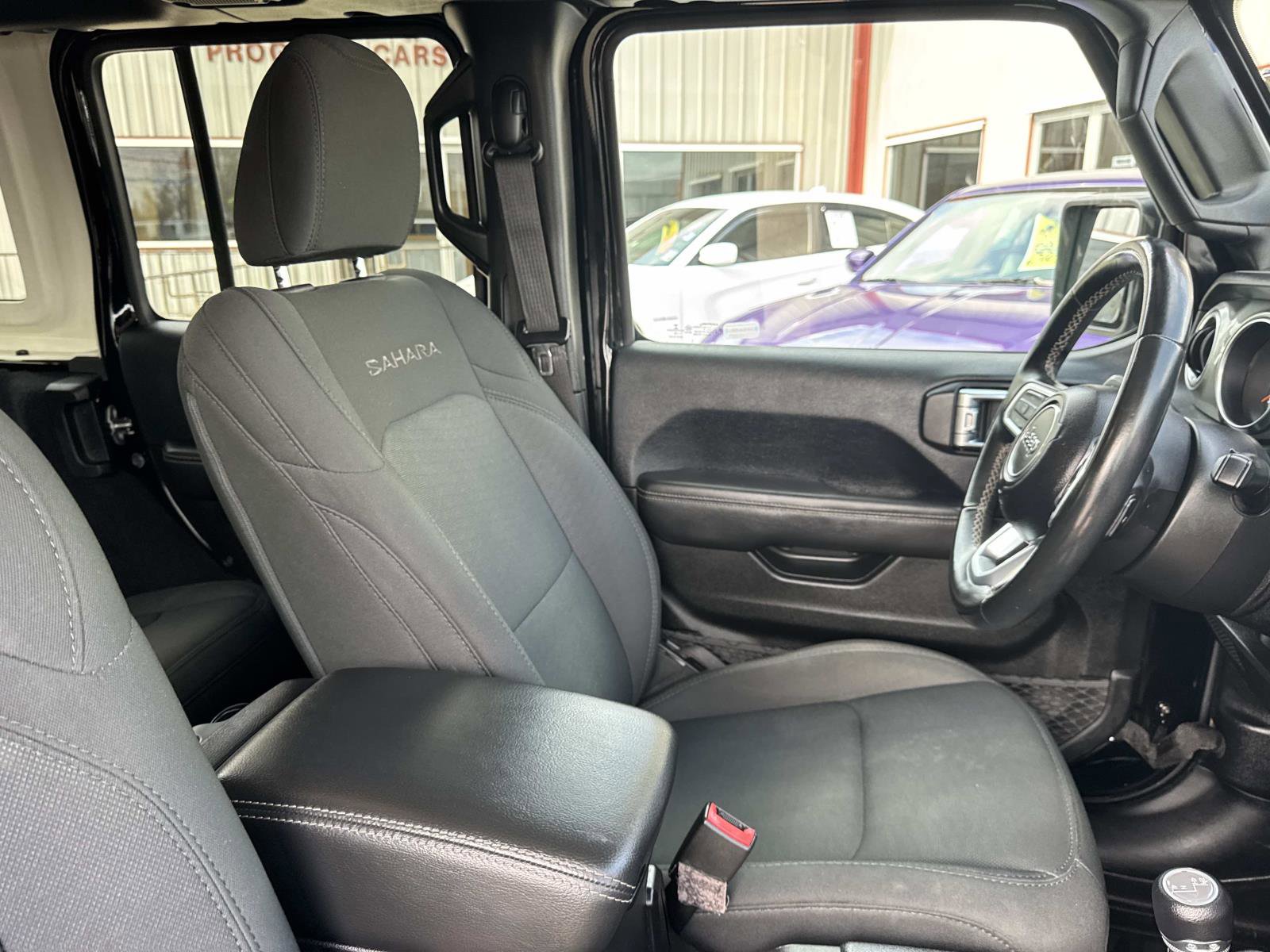 Used 2019 Jeep Wrangler Unlimited Sahara AWD/4WD image 10