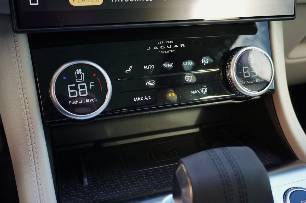 Used 2025 Jaguar F-PACE R-Dynamic S AWD/4WD image 24