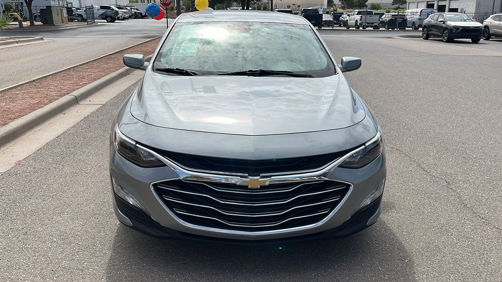 Used 2025 Chevrolet Malibu LT FWD image 2