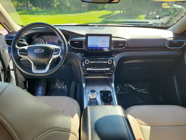 Used 2022 Ford Explorer Limited w/ Equipment Group 301A AWD/4WD image 20