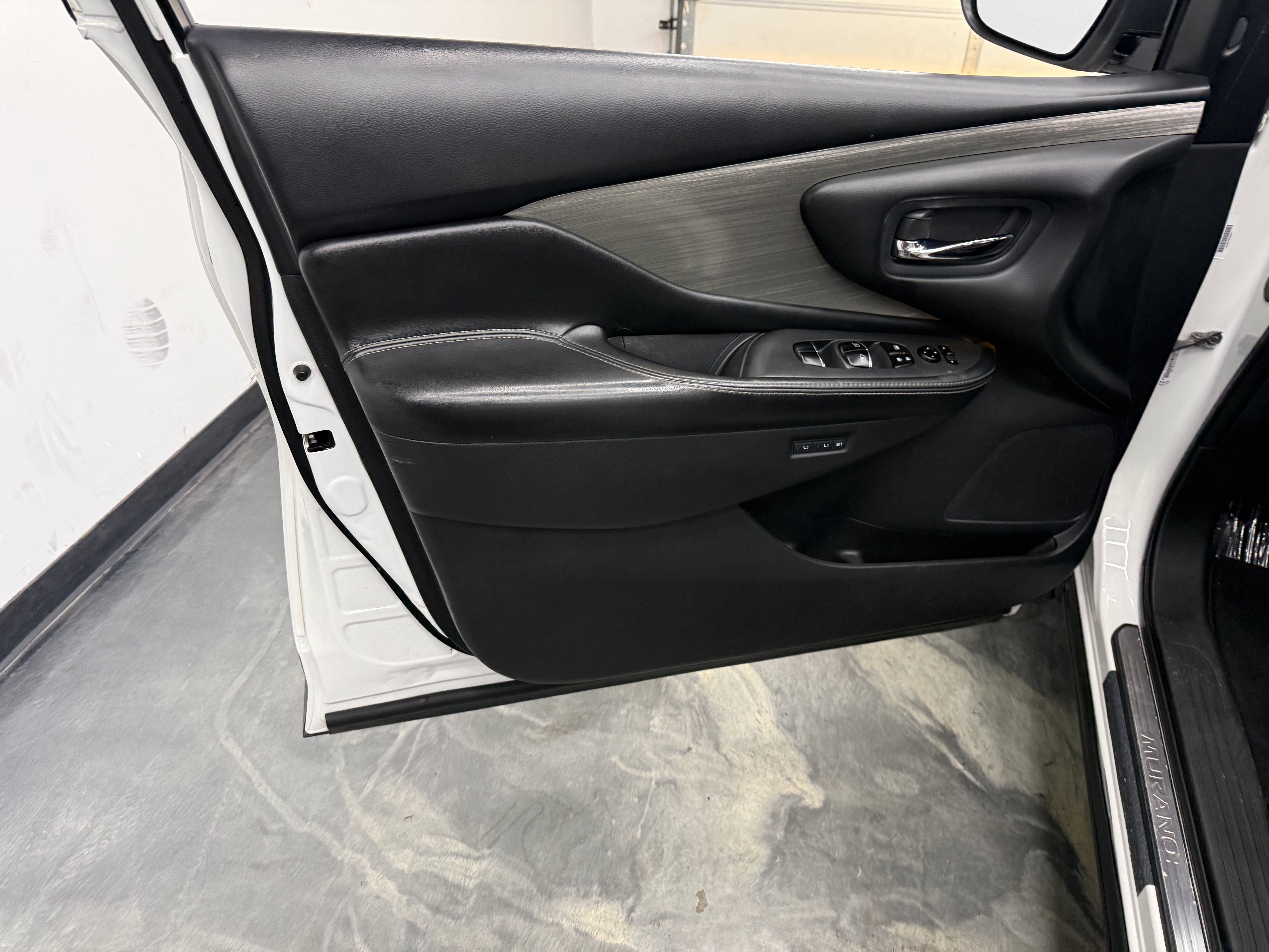 Used 2017 Nissan Murano Platinum AWD/4WD image 9