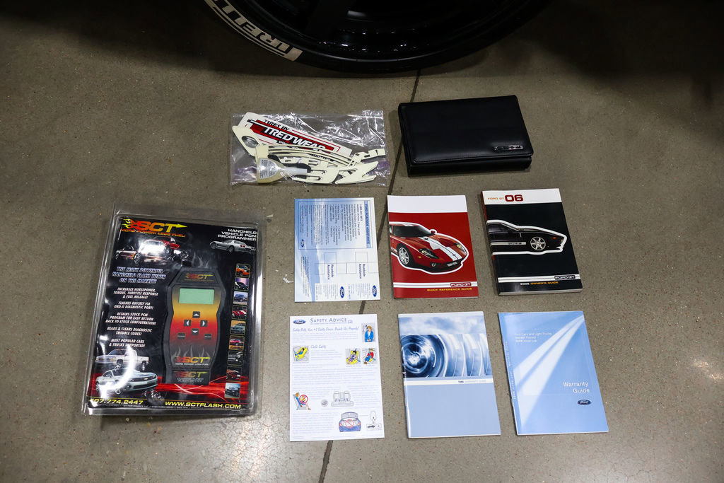 Used 2006 Ford GT RWD image 73