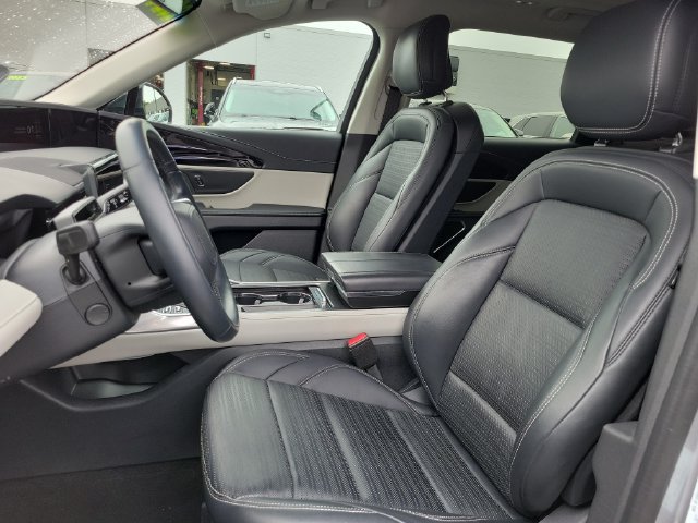 Used 2024 Lincoln Nautilus Reserve w/ Equipment Group 202A AWD/4WD image 5
