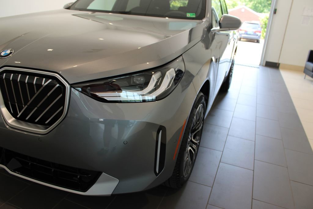 Used 2025 BMW X3 xDrive30i w/ Convenience Package image 43